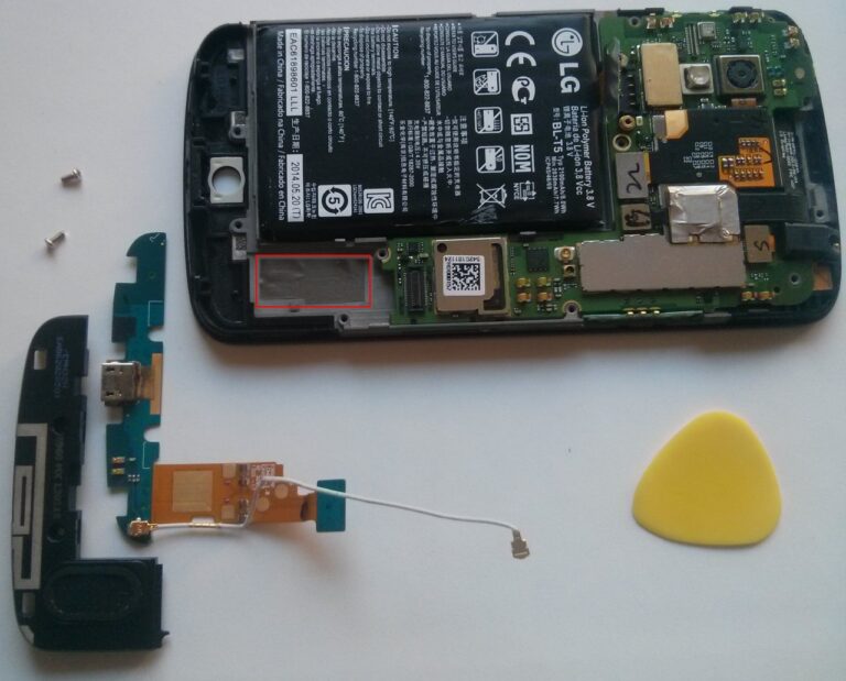 Nexus 4: Smartphone, Mikrofon, Lautsprecher und Plektrum